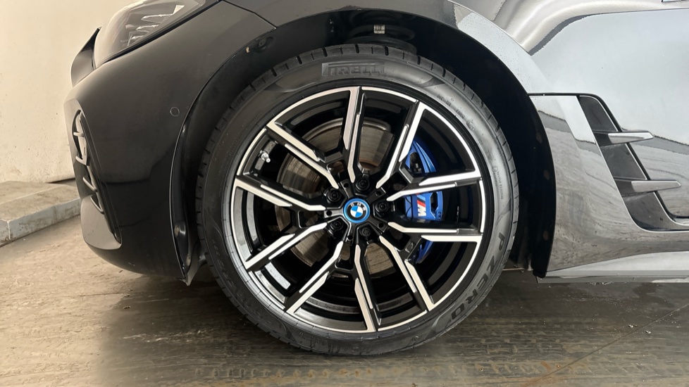 BMW I4 Image 17
