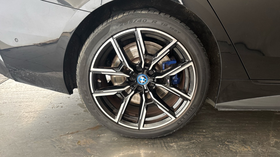 BMW I4 Image 19
