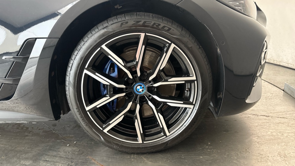 BMW I4 Image 20