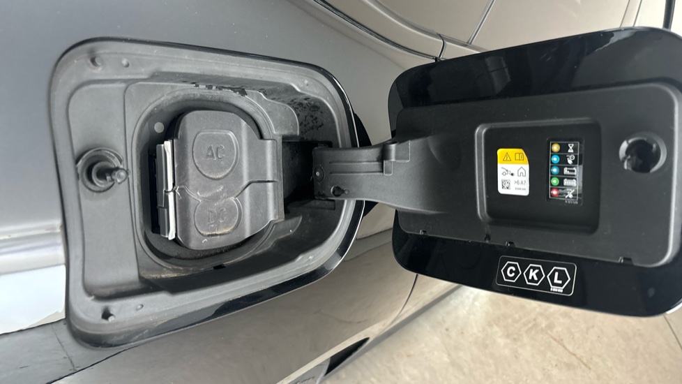 BMW I4 Image 21
