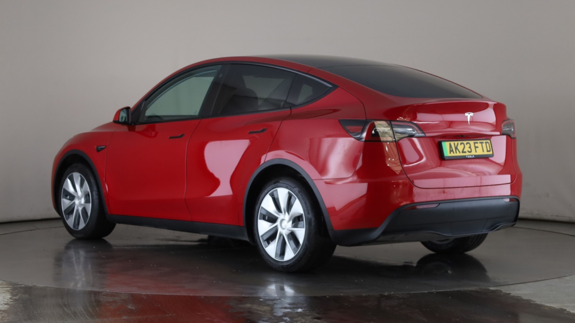 RWD 5dr Auto
