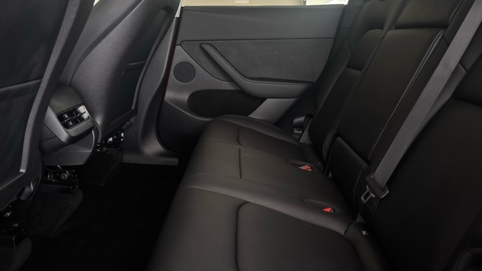 TESLA MODEL Y Image 14