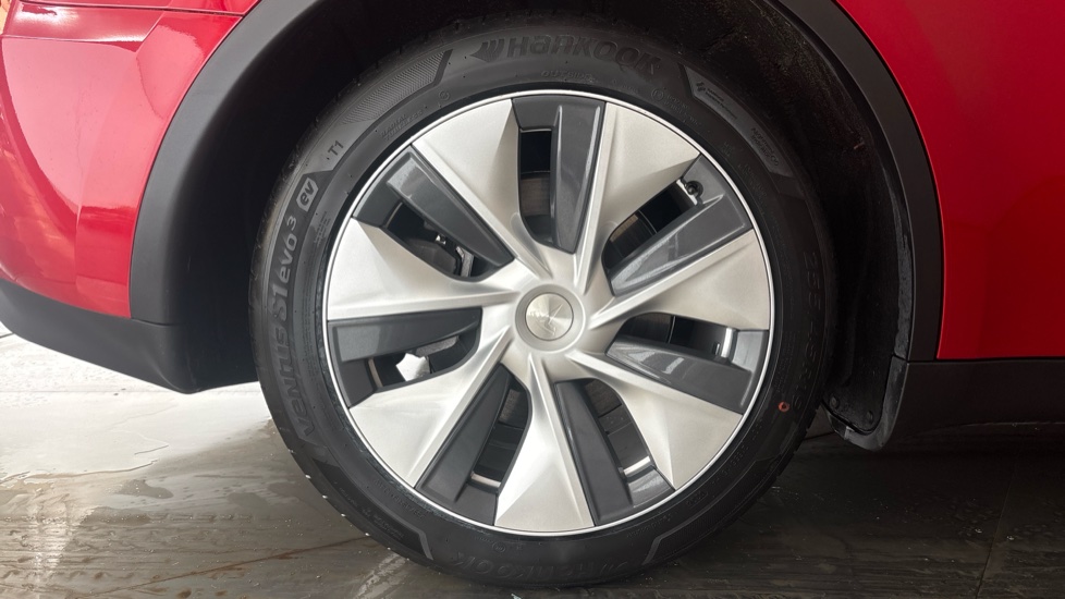 TESLA MODEL Y Image 19