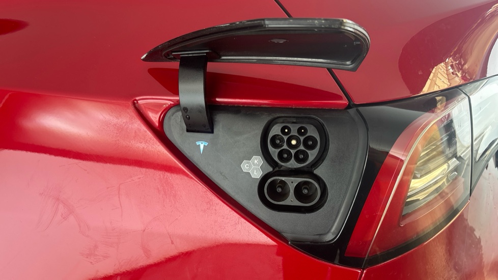TESLA MODEL Y Image 21