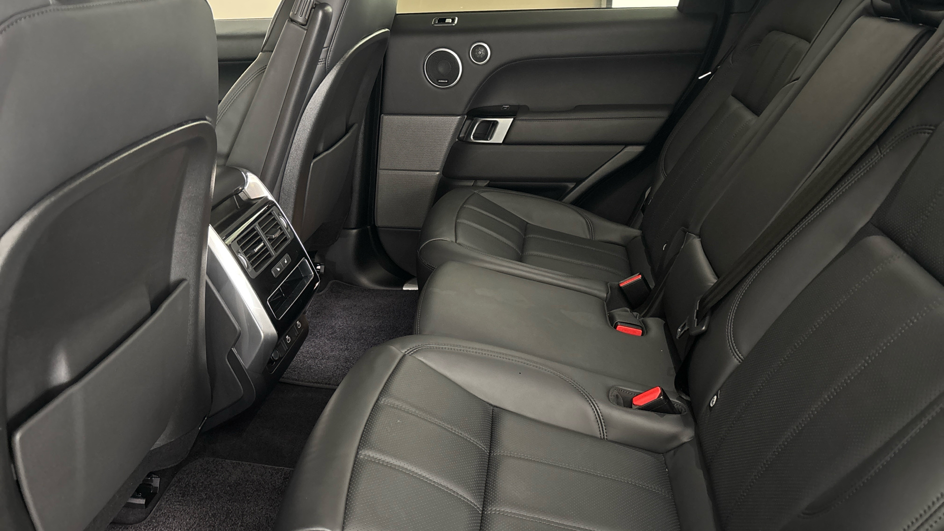 4020695 2.0 P400e HSE Dynamic Black 5dr Auto