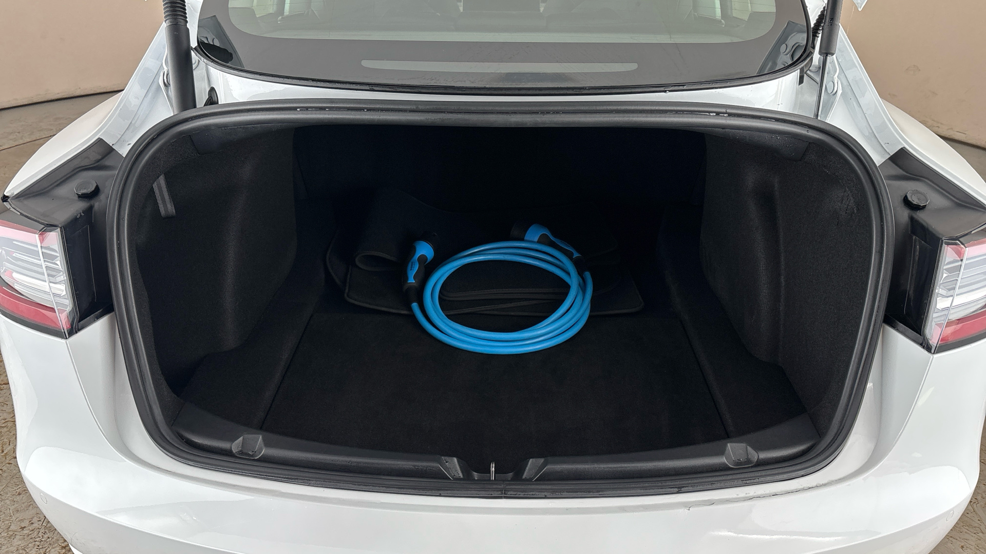 4027778 Long Range AWD 4dr Auto