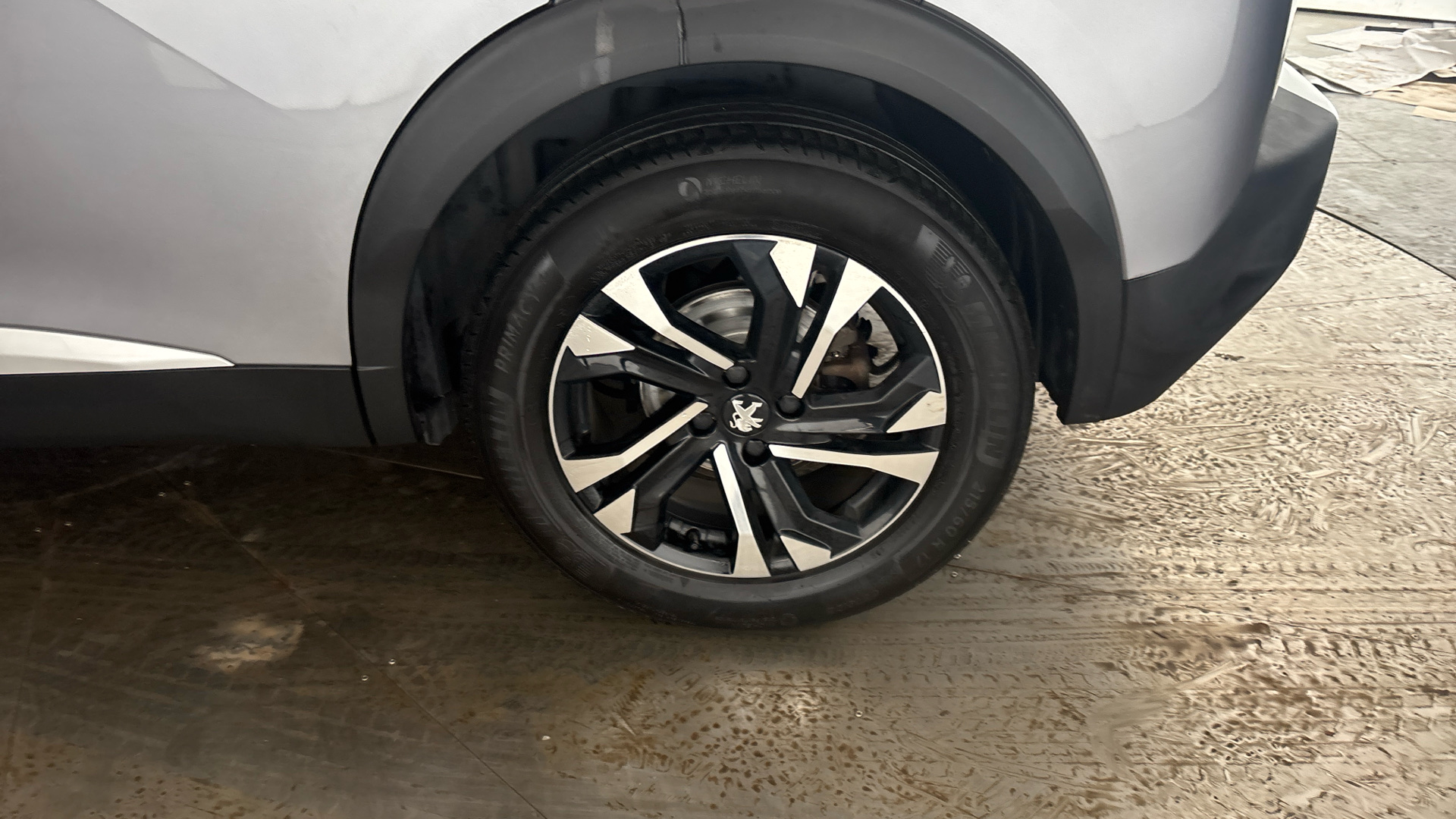 4020824 100kW Allure Premium 50kWh 5dr Auto