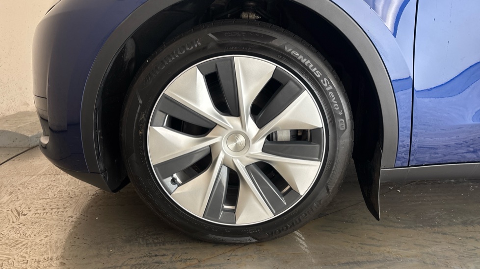 TESLA MODEL Y Image 17