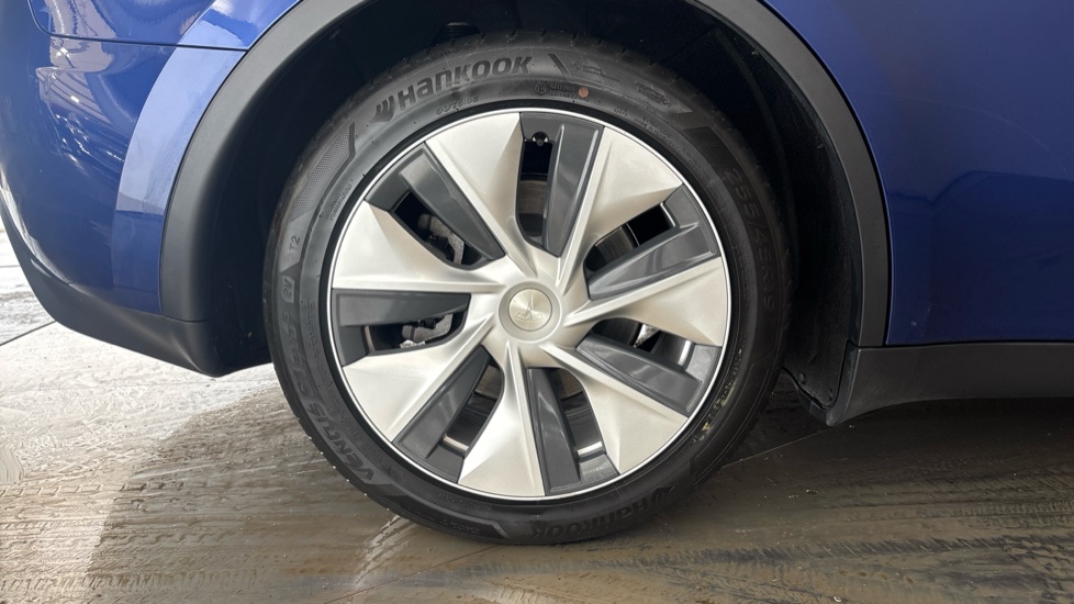 TESLA MODEL Y Image 19