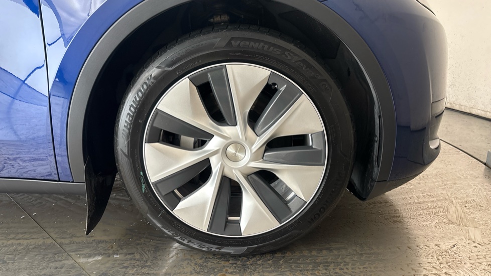 TESLA MODEL Y Image 20