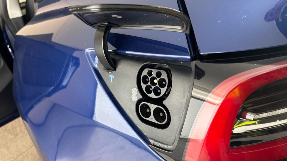 TESLA MODEL Y Image 21
