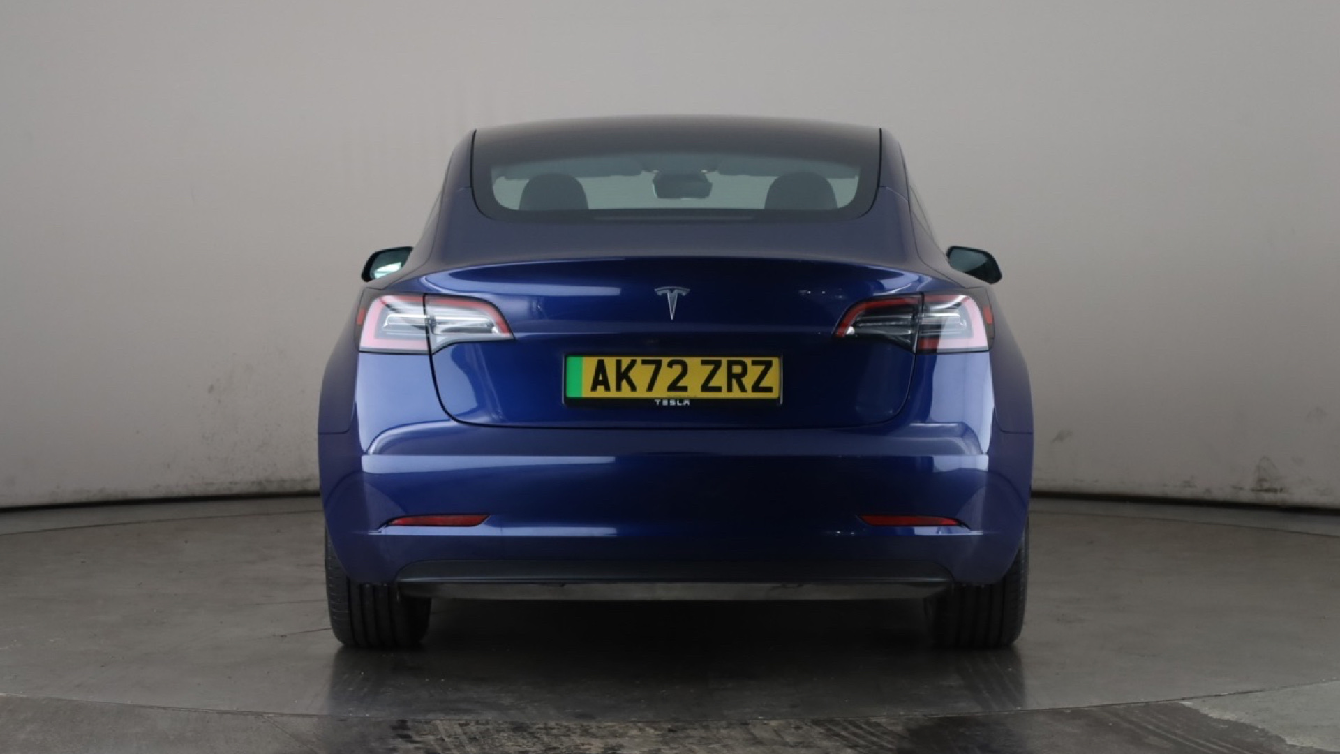 4027741 RWD 4dr Auto