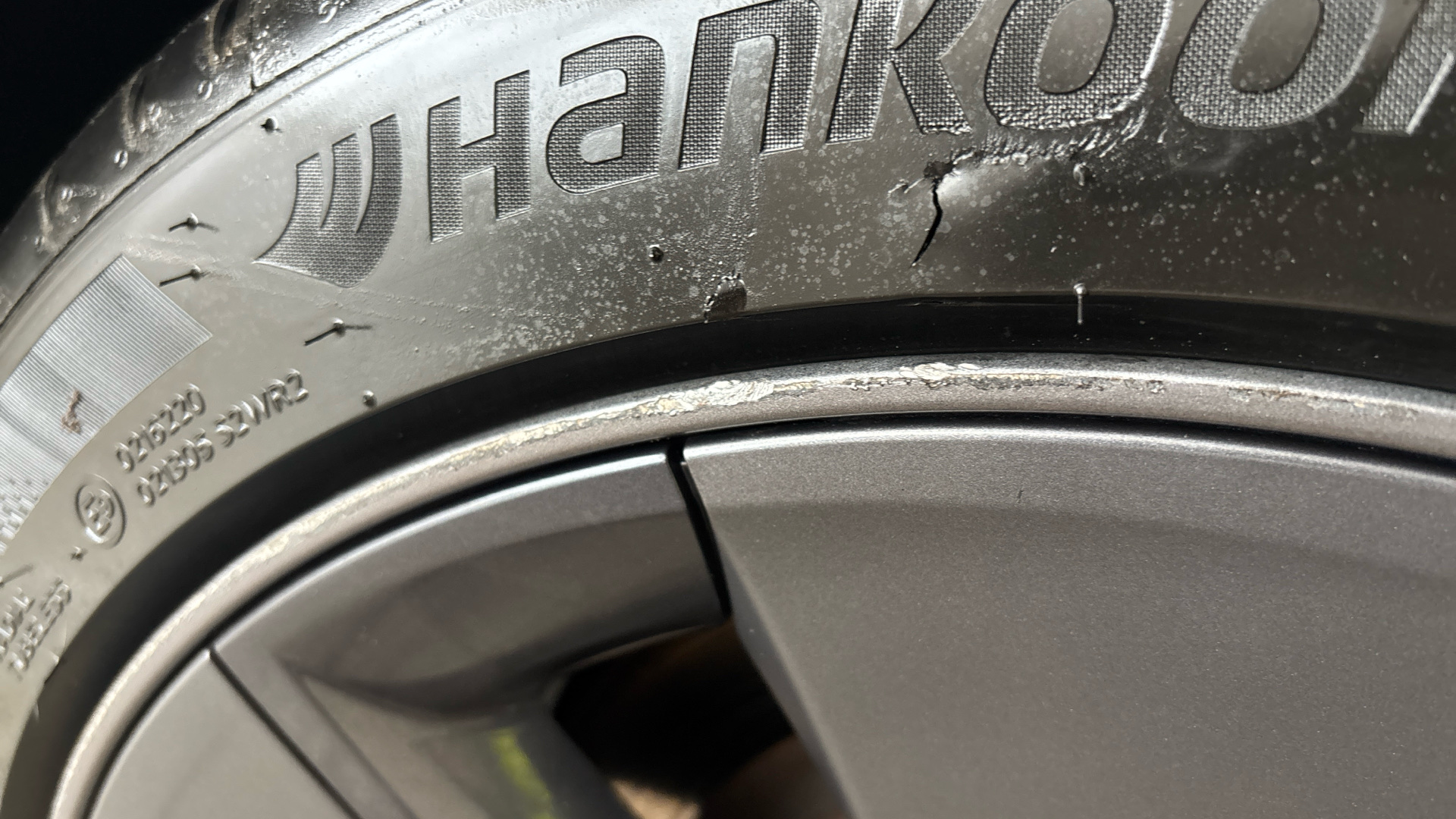 4027741 RWD 4dr Auto