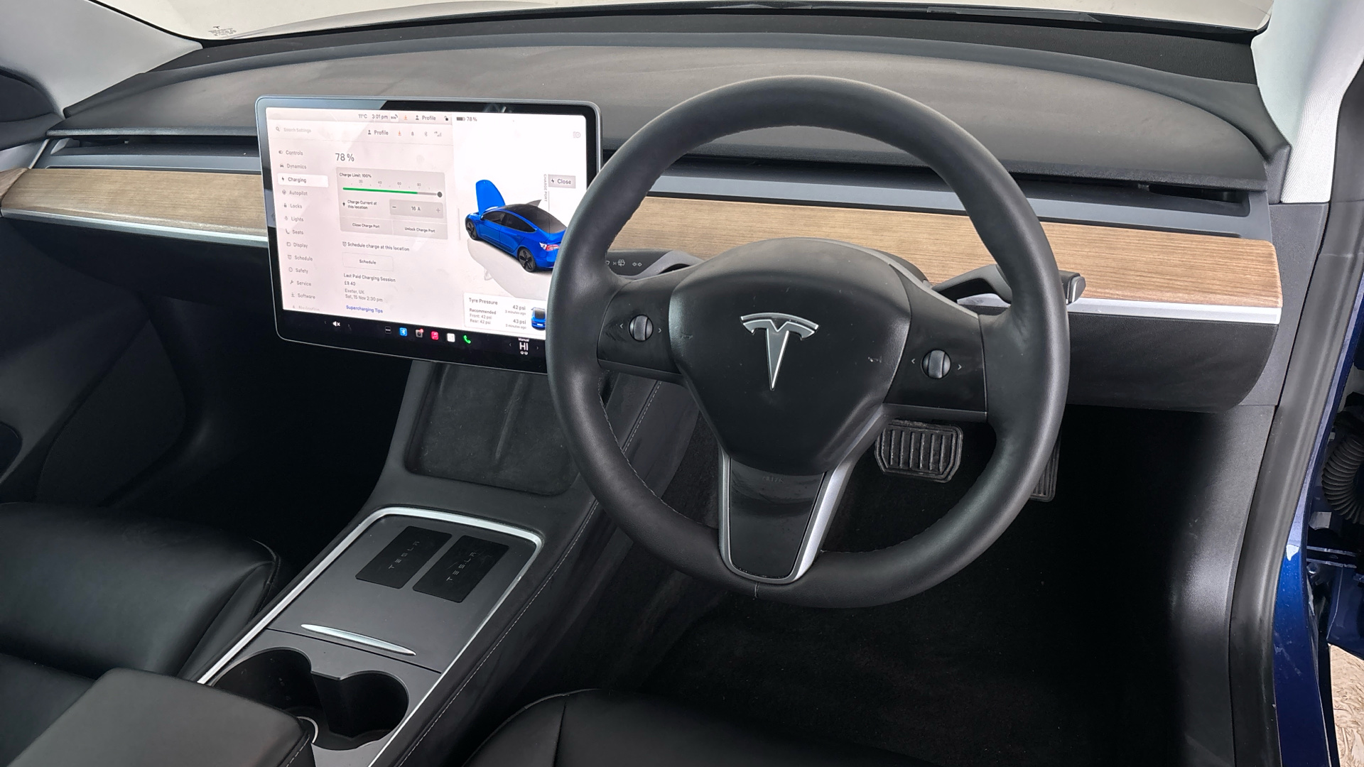 4027741 RWD 4dr Auto