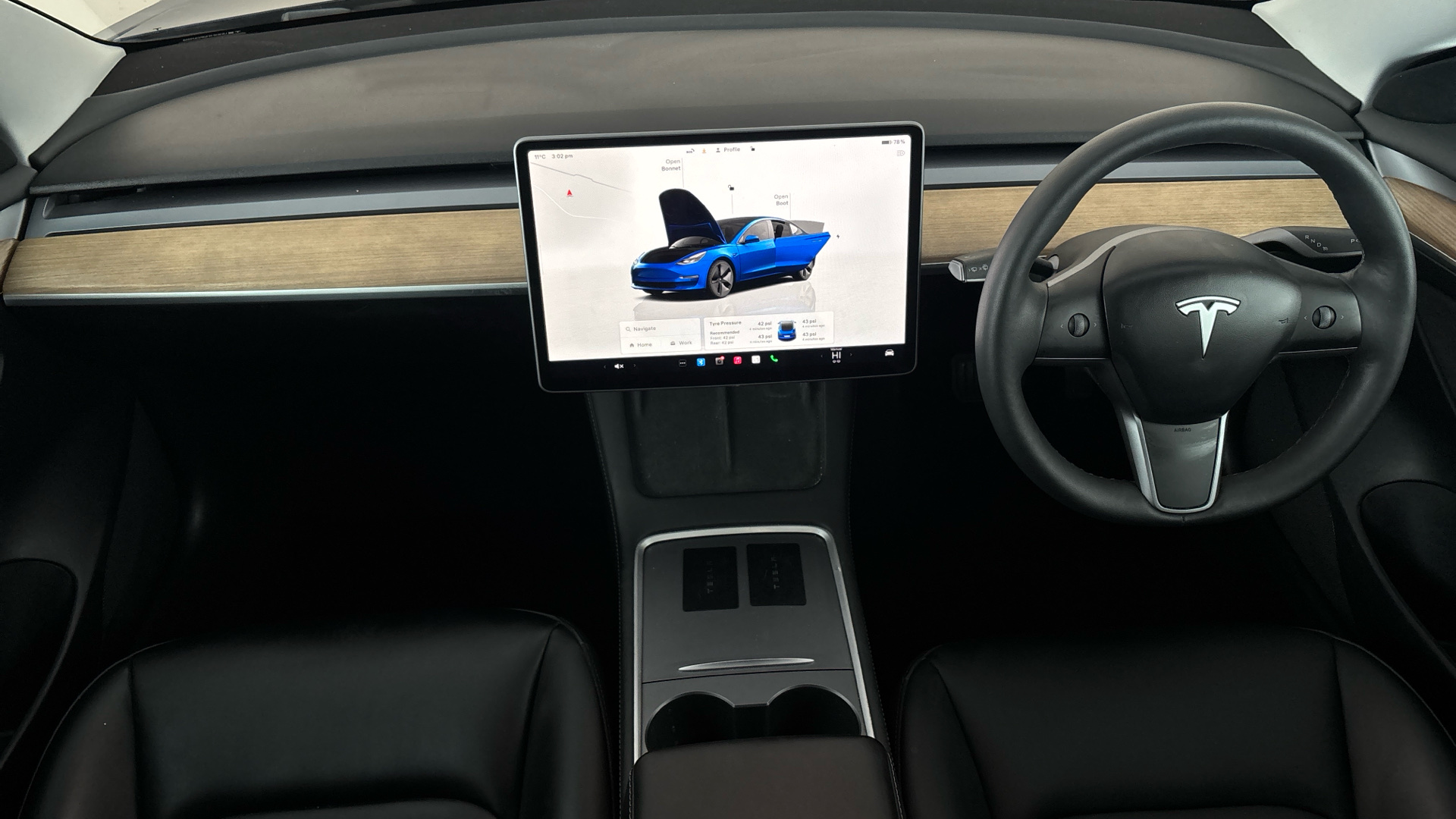 4027741 RWD 4dr Auto