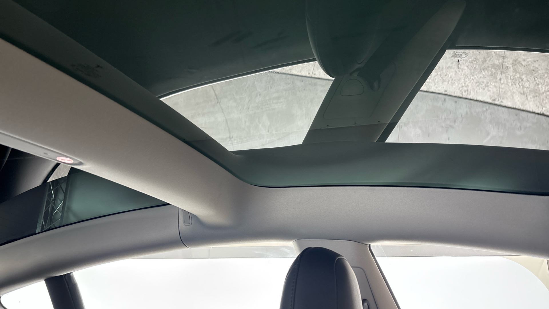 4027741 RWD 4dr Auto