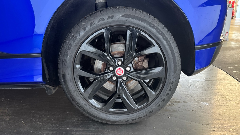 JAGUAR I-PACE Image 18