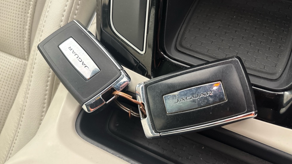 JAGUAR I-PACE 2 keys