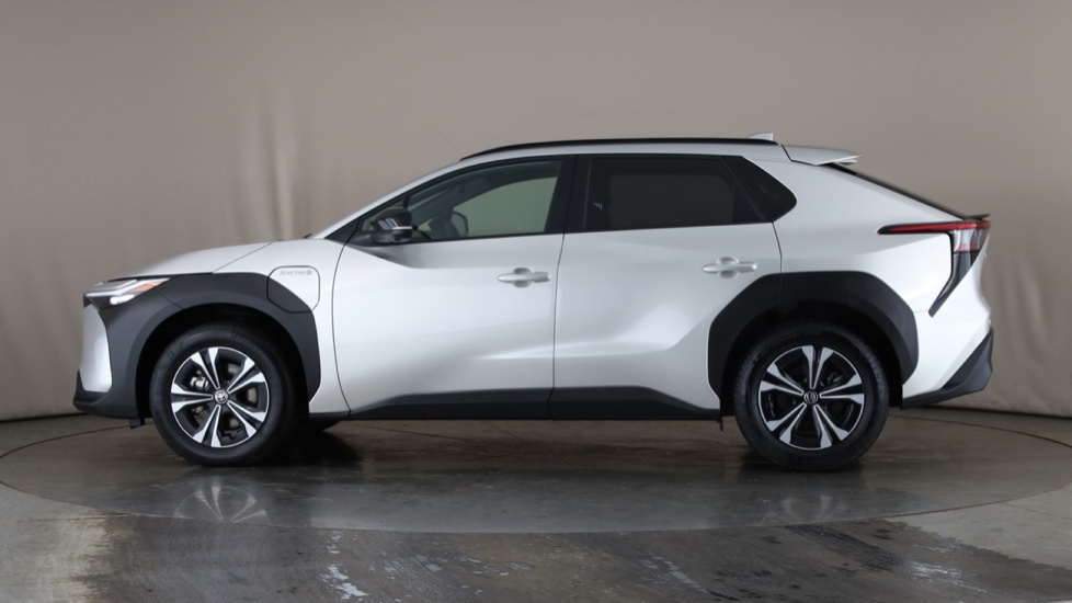 TOYOTA BZ4X Image 2