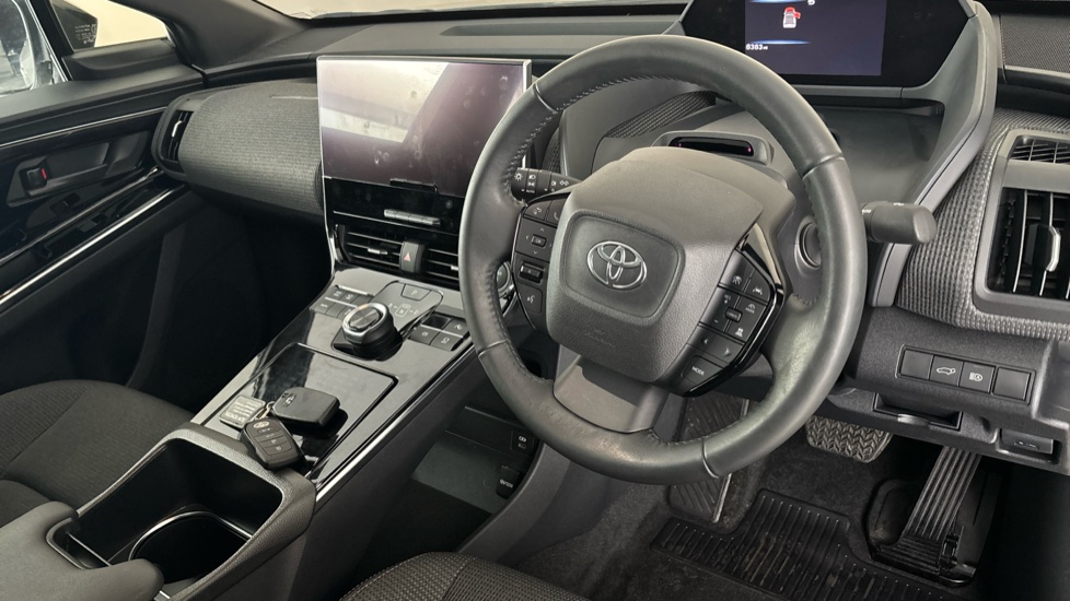 TOYOTA BZ4X Image 9