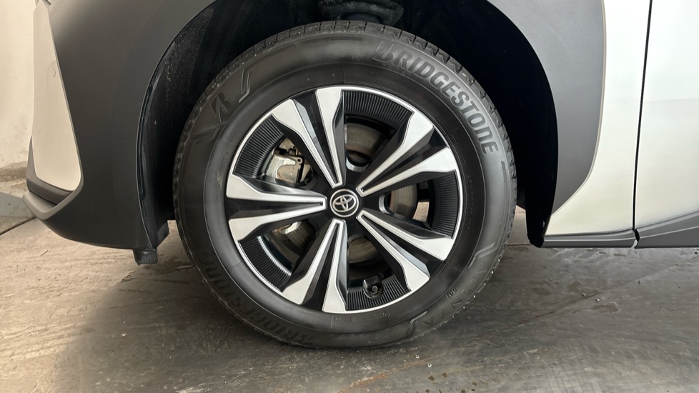 TOYOTA BZ4X Image 17