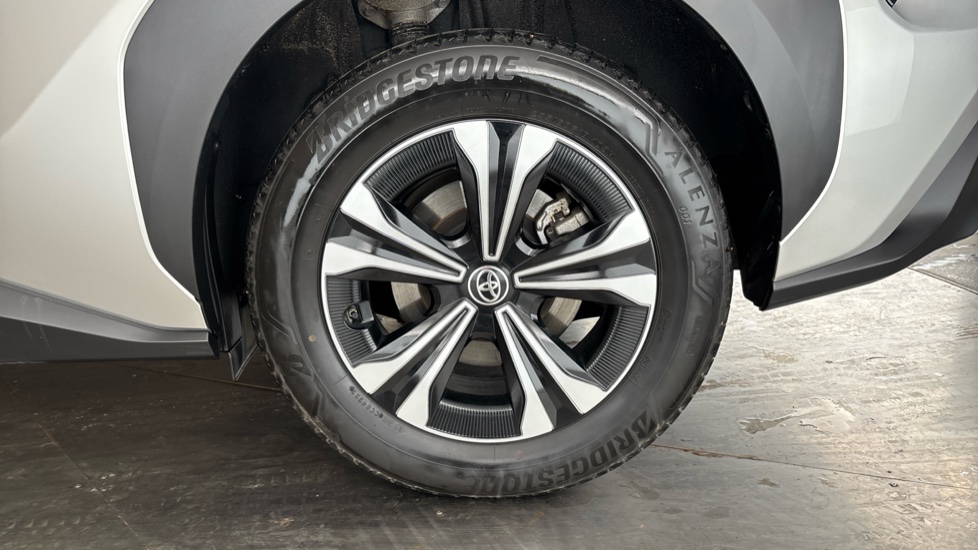 TOYOTA BZ4X Image 18