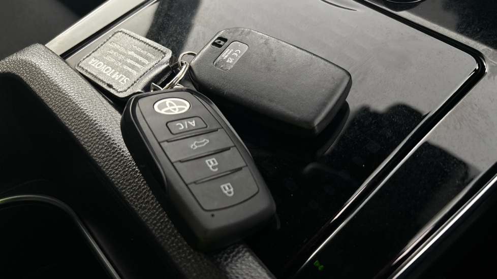 TOYOTA BZ4X 2 keys