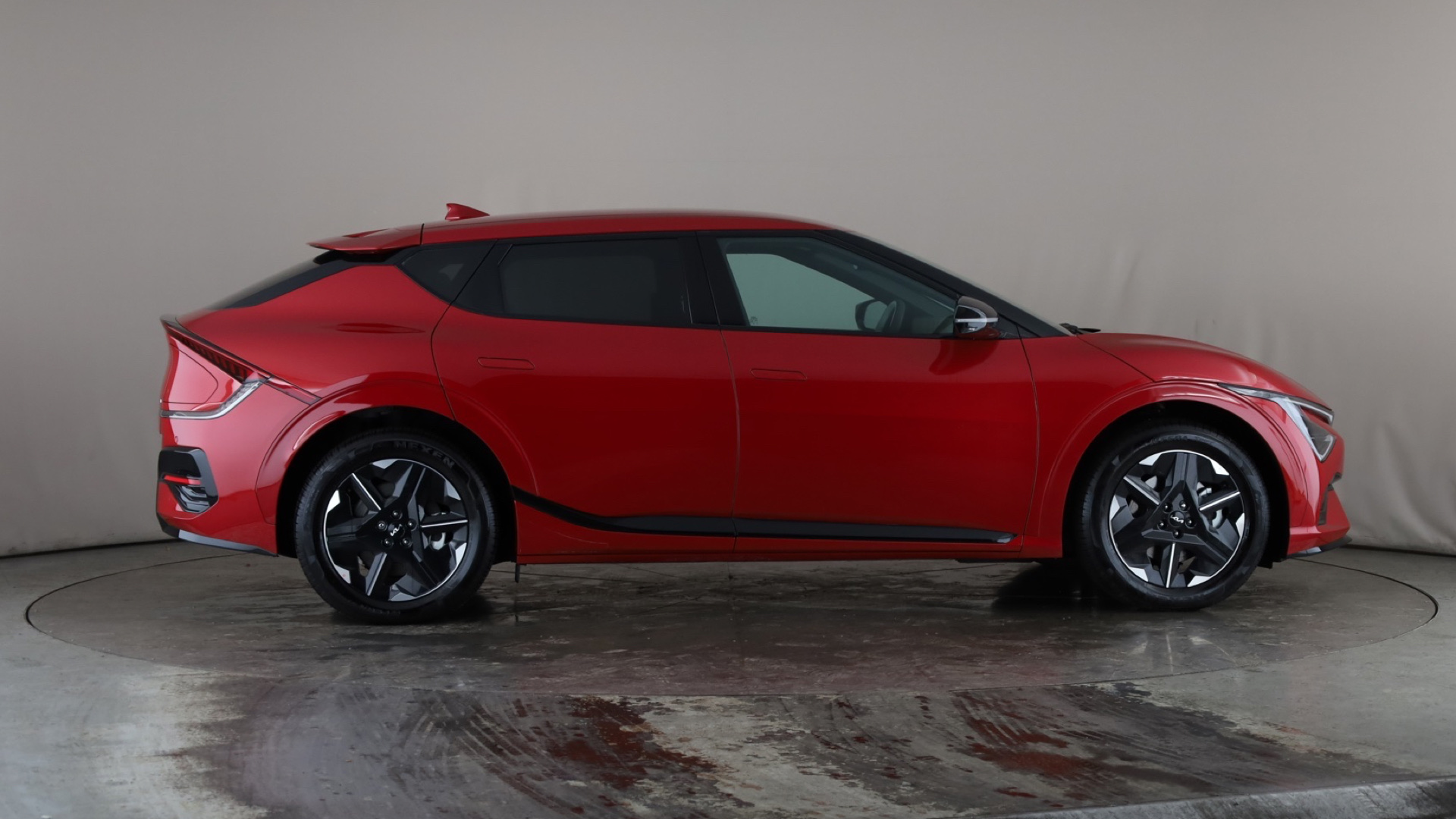 4020660 168kW GT Line 84kWh 5dr Auto