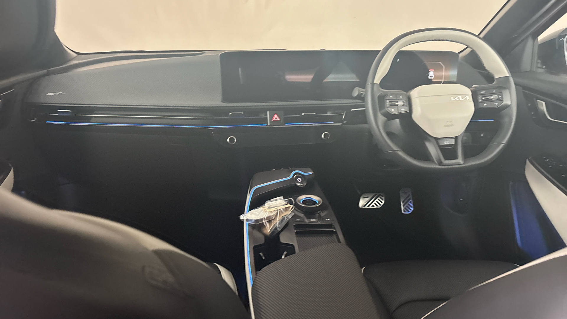 4020660 168kW GT Line 84kWh 5dr Auto