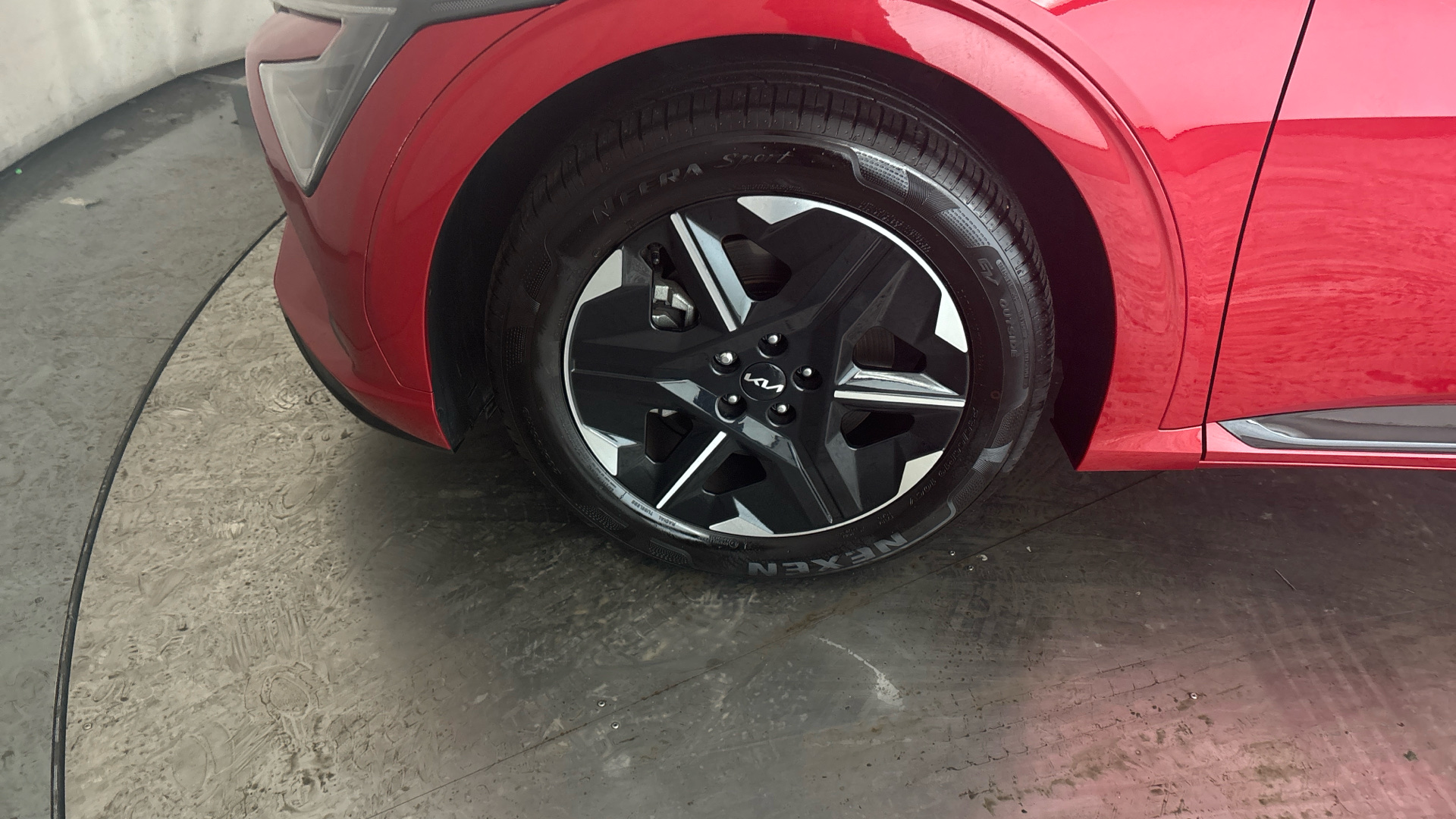 4020660 168kW GT Line 84kWh 5dr Auto