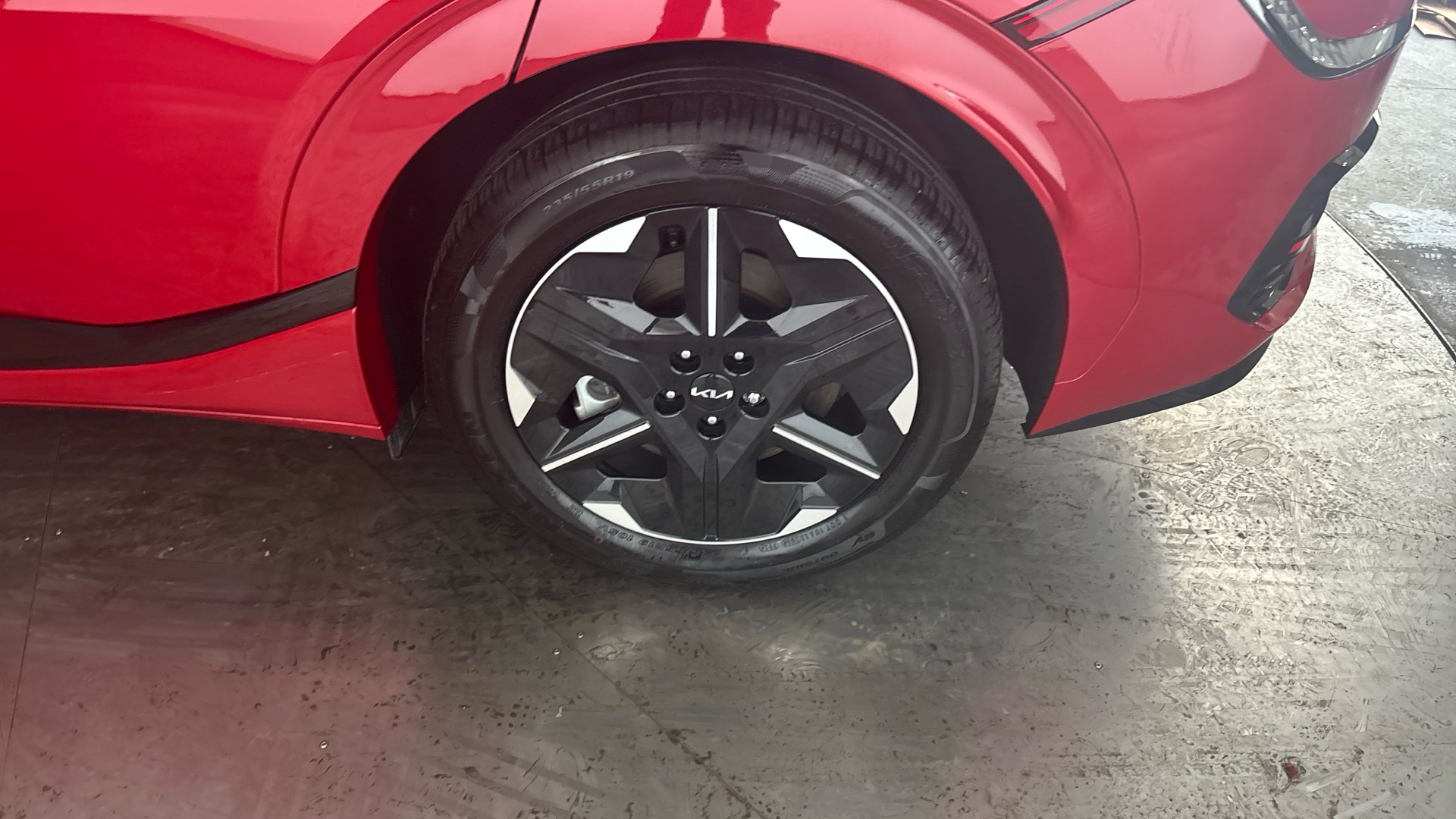 4020660 168kW GT Line 84kWh 5dr Auto