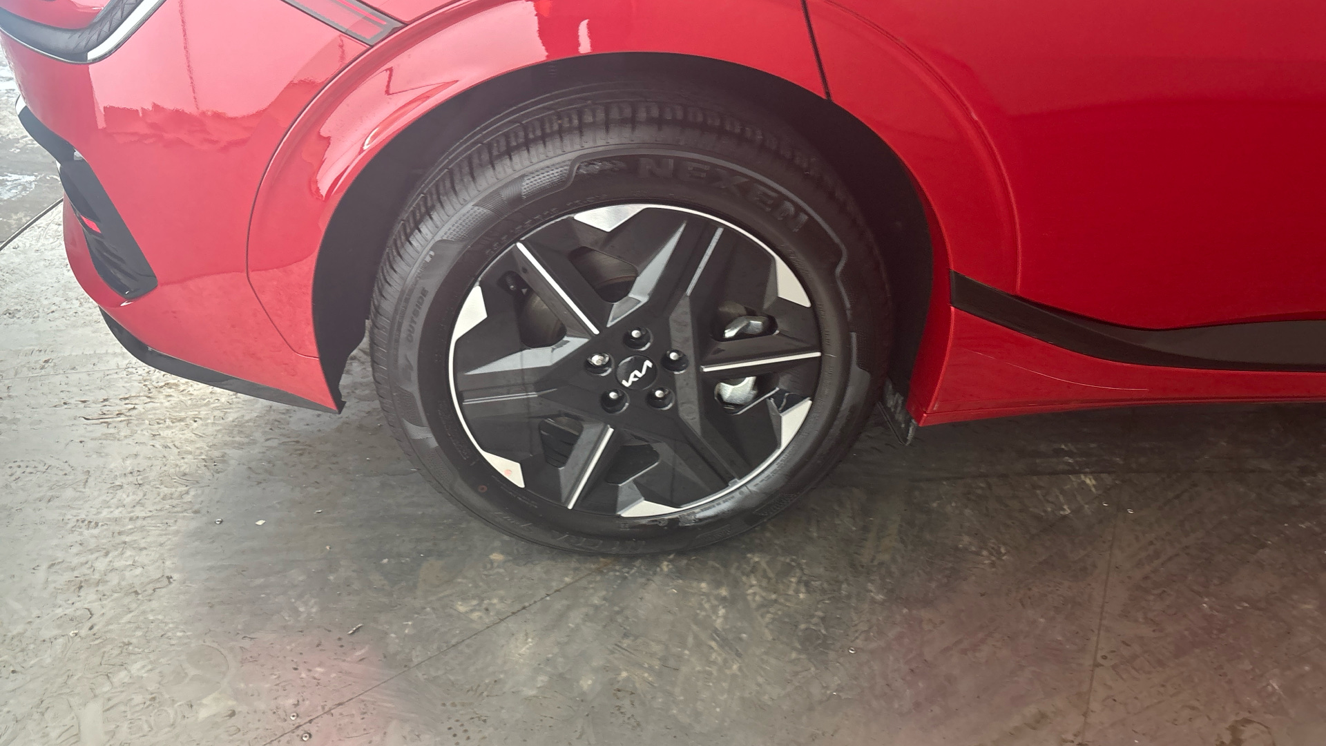 4020660 168kW GT Line 84kWh 5dr Auto