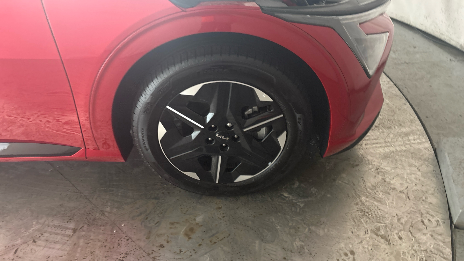 4020660 168kW GT Line 84kWh 5dr Auto