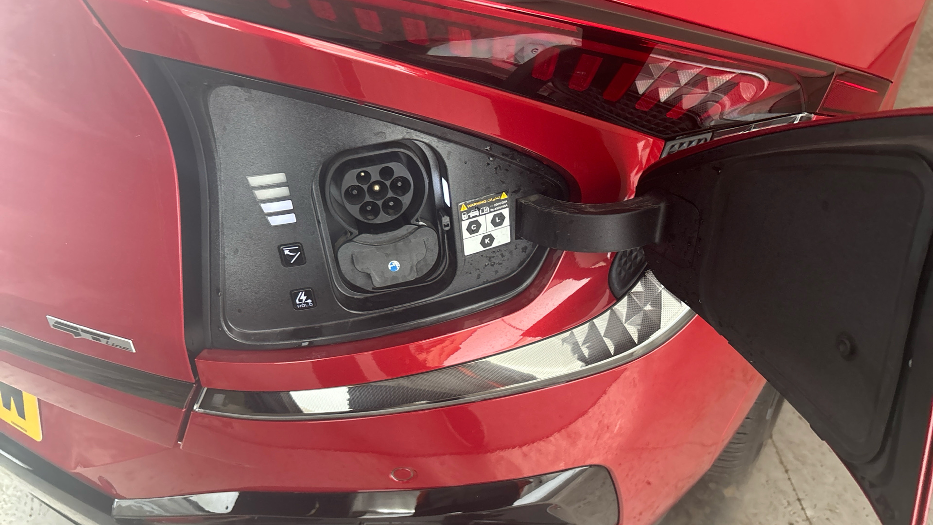 4020660 168kW GT Line 84kWh 5dr Auto