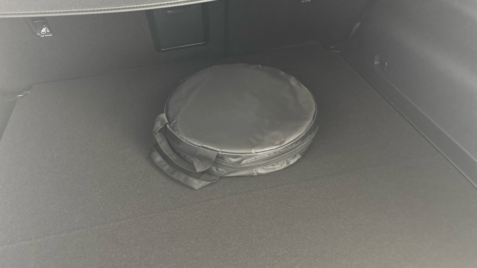 4020660 168kW GT Line 84kWh 5dr Auto