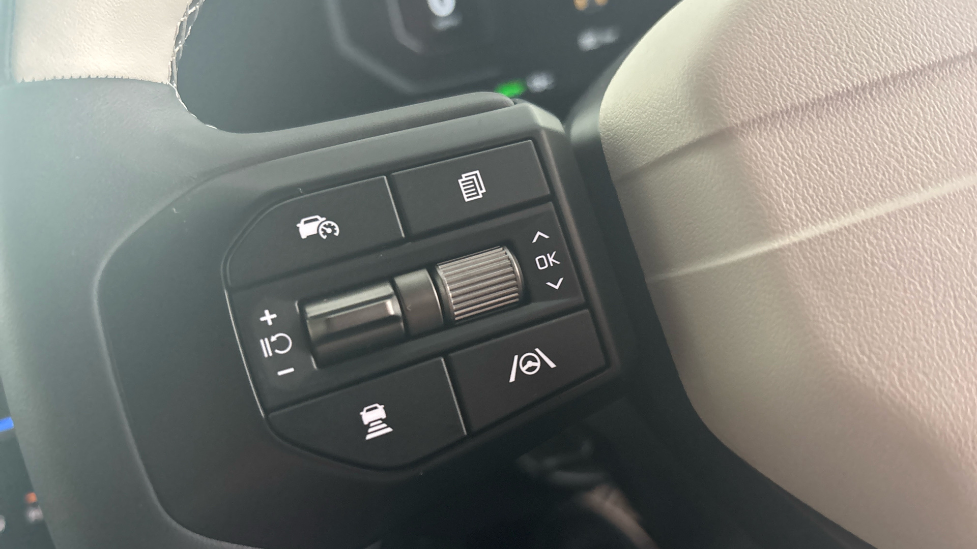 4020660 168kW GT Line 84kWh 5dr Auto