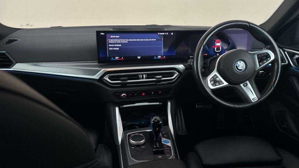 BMW I4 Image 11