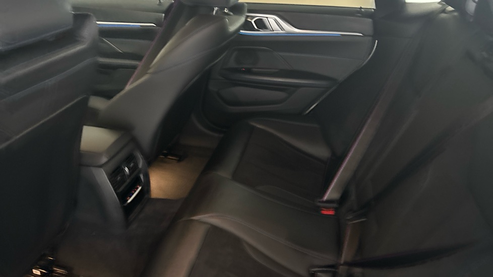 BMW I4 Image 14