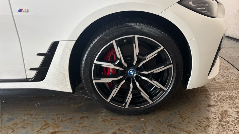 BMW I4 Image 20