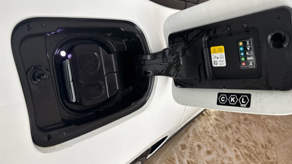 BMW I4 Image 21