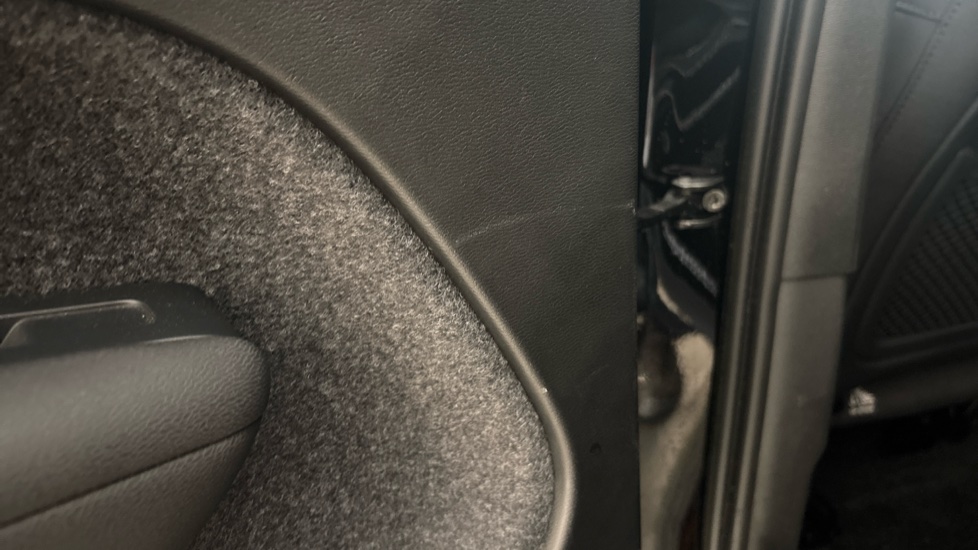 VOLVO XC40 Scuff