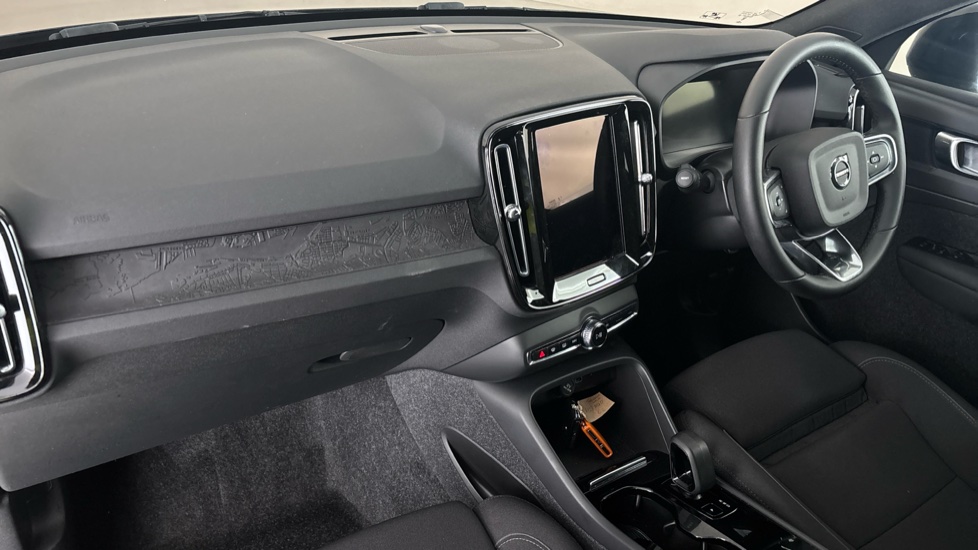 VOLVO XC40 Image 10