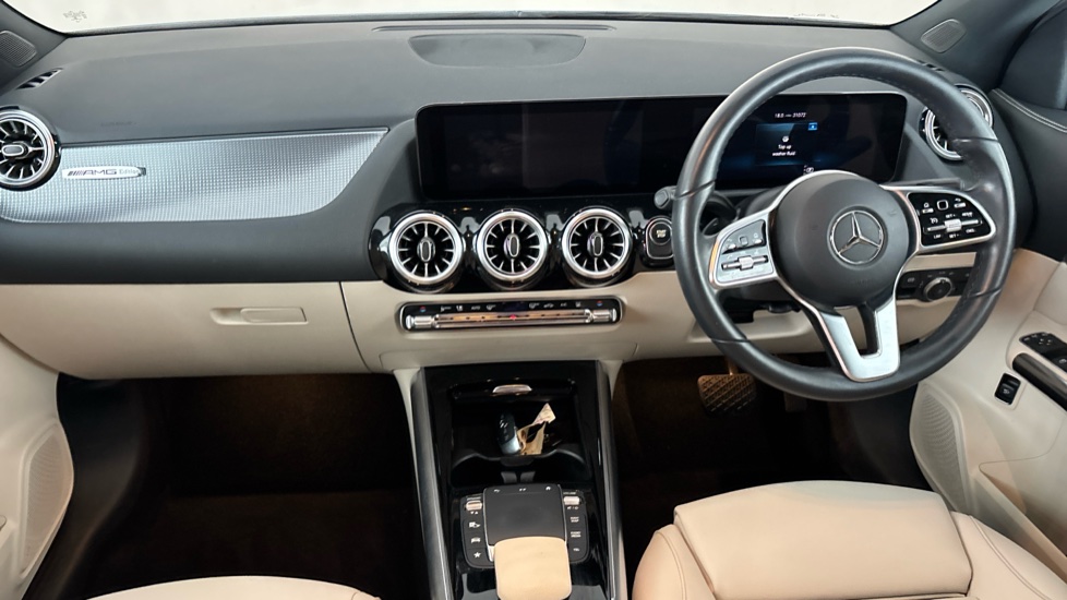 MERCEDES EQA Image 11
