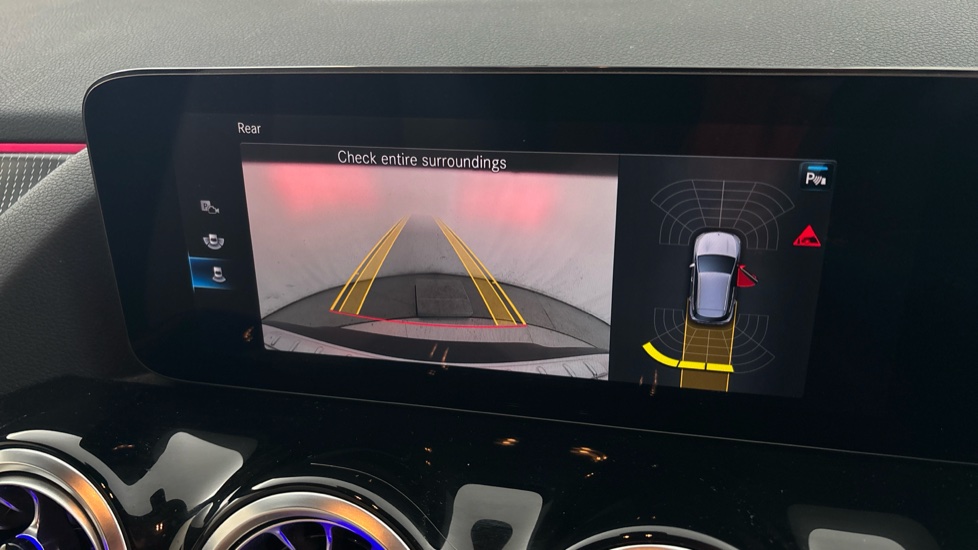 MERCEDES EQA reverse camera