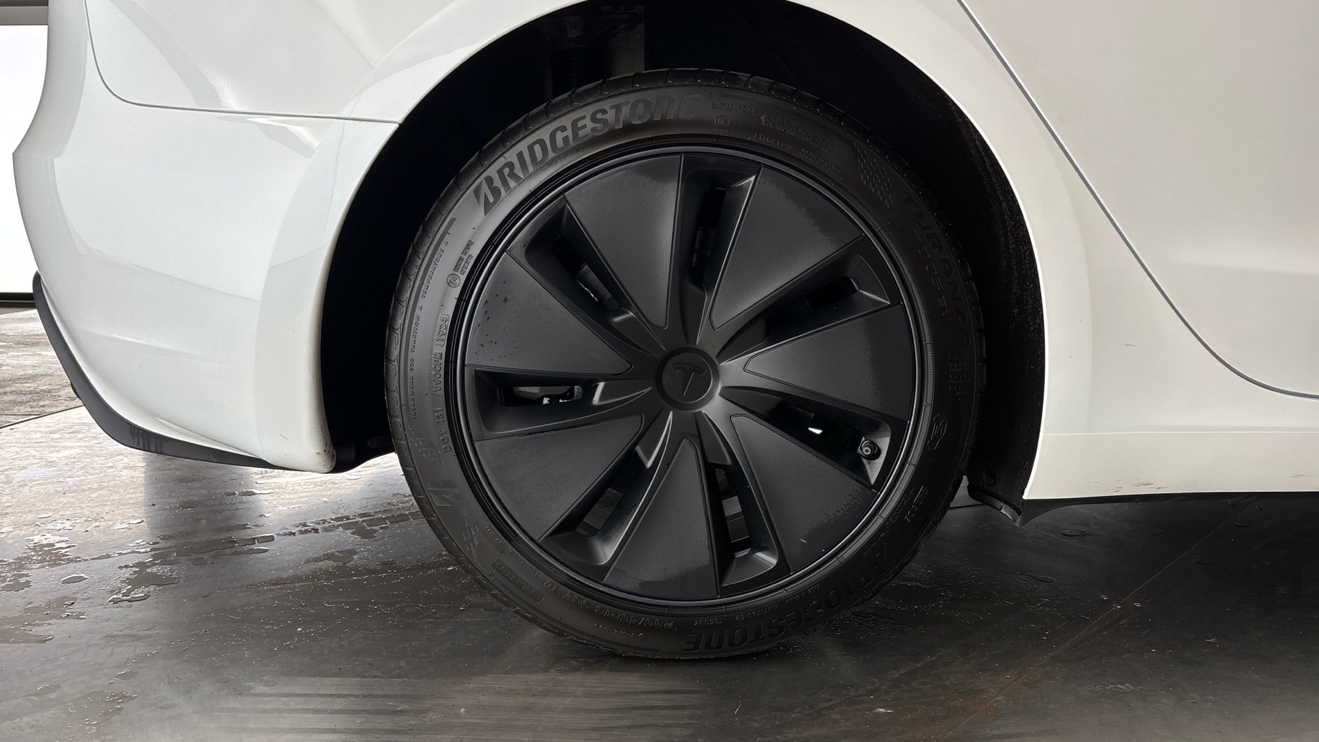 Tesla Model 3 RWD 4dr Auto