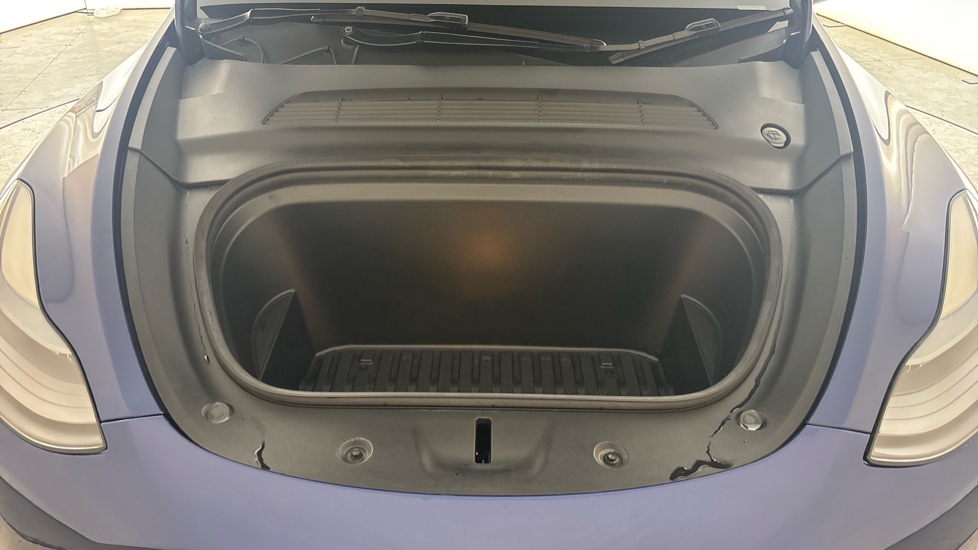 Tesla Model Y Image 16