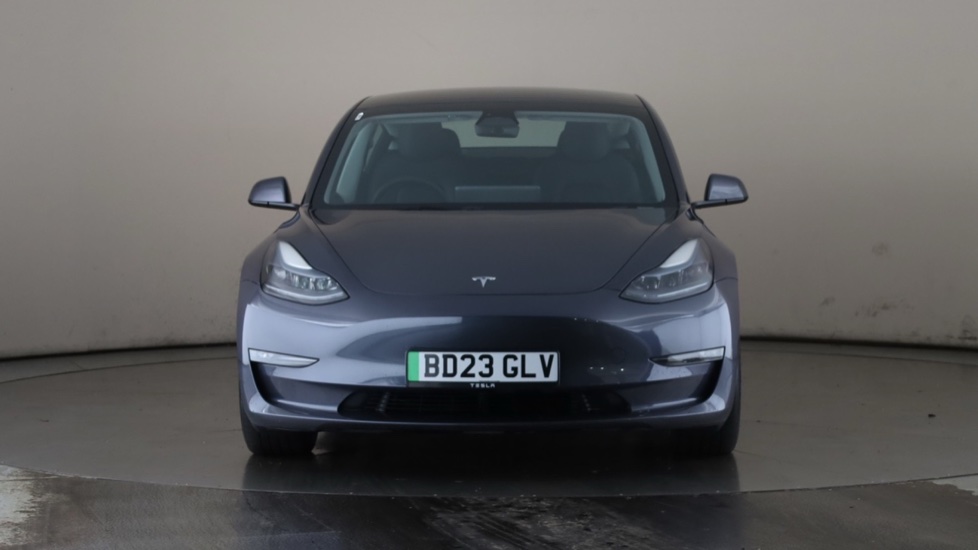 TESLA MODEL 3 Image 8