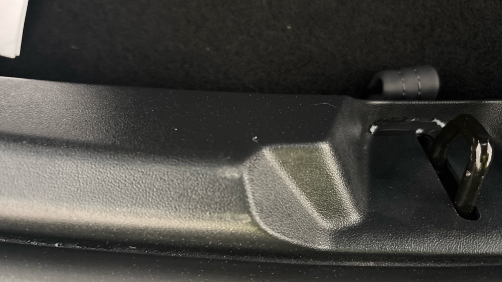 TESLA MODEL 3 scuff
