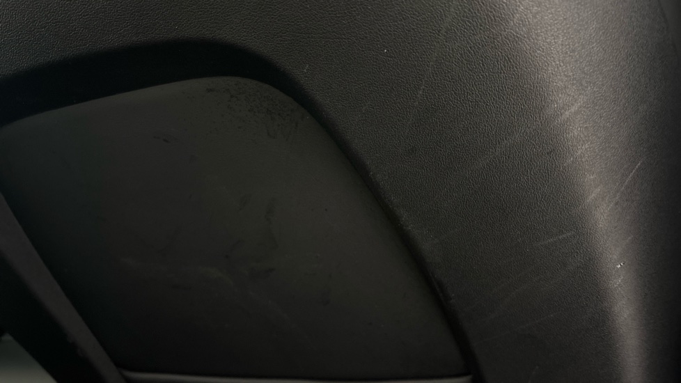 TESLA MODEL 3 scuff