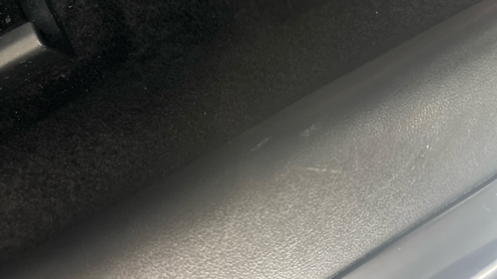 TESLA MODEL 3 scuff